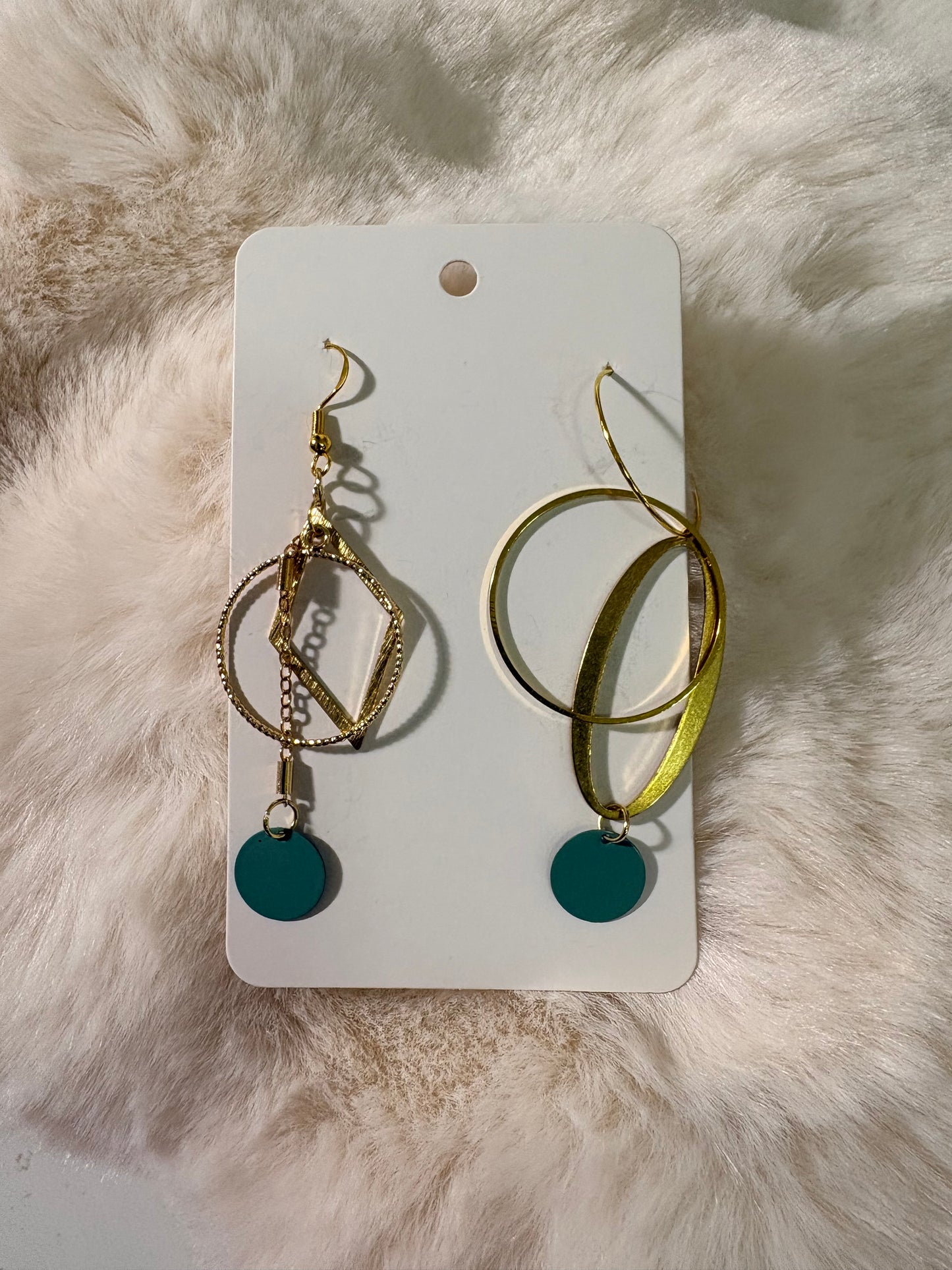 Boucle d’oreille, Delphine
