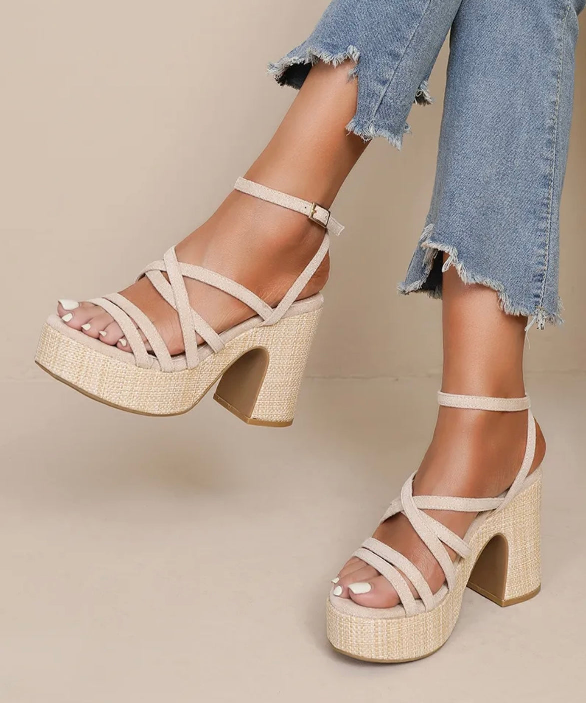 Sandale compensée beige