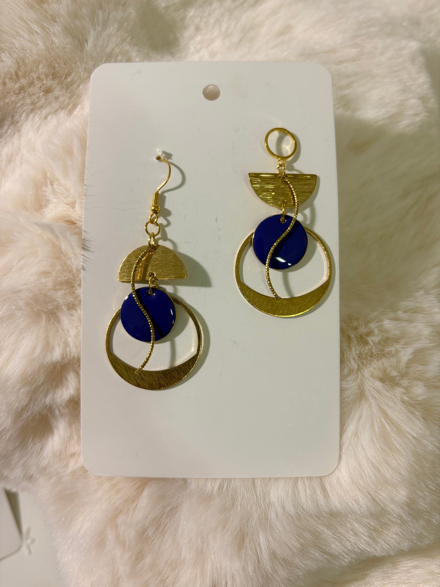 Boucles d’oreilles, Chloé