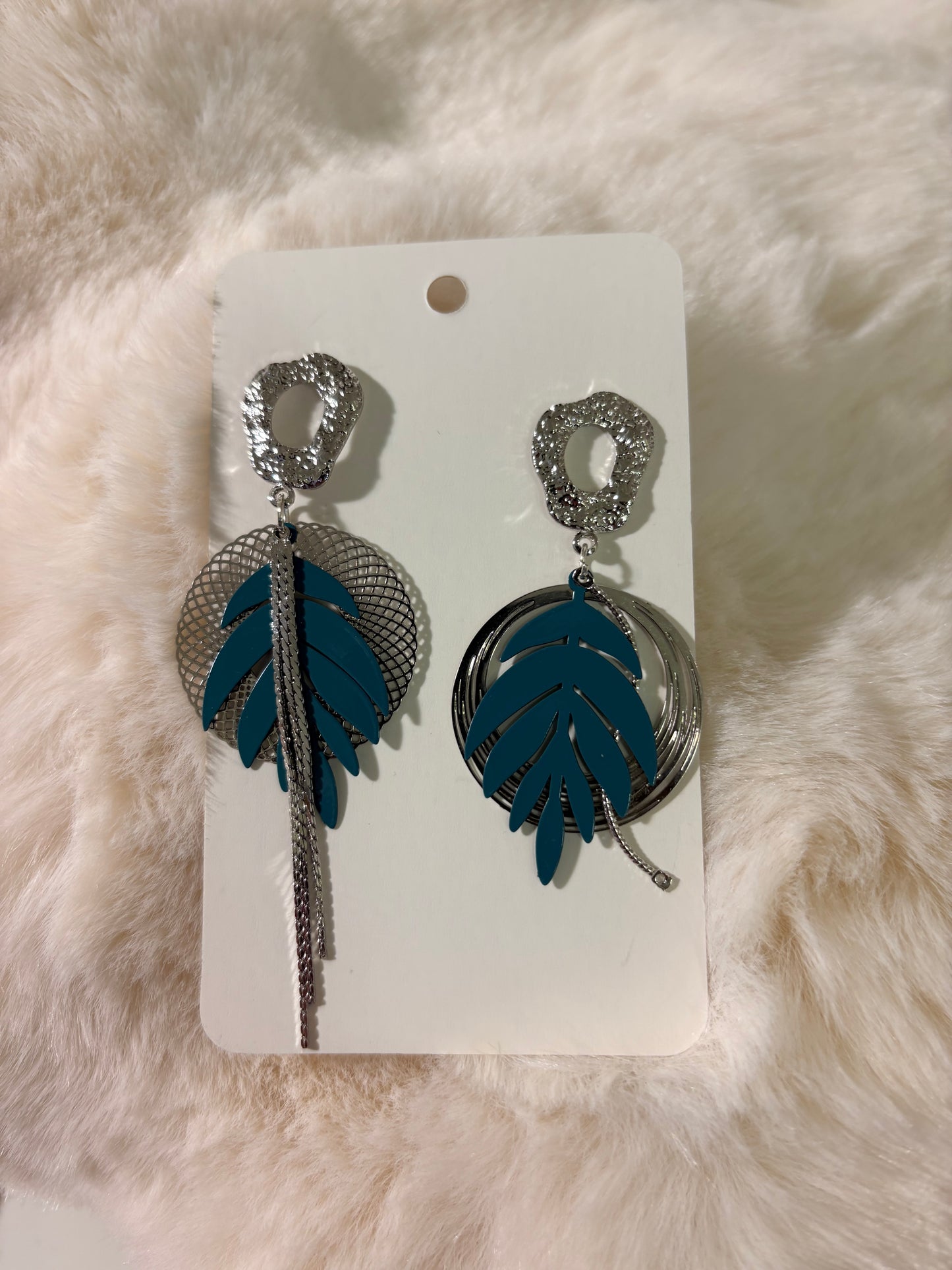 Boucle d’oreilles feuillene
